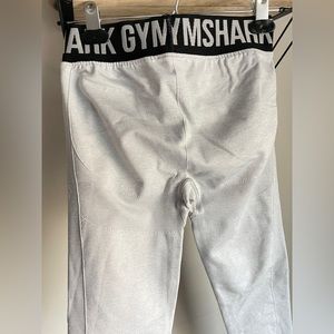 light gray leggings/running tights